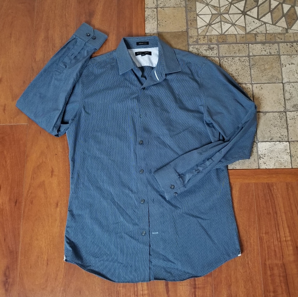 Banana Republic buttoned long sleeve Medium